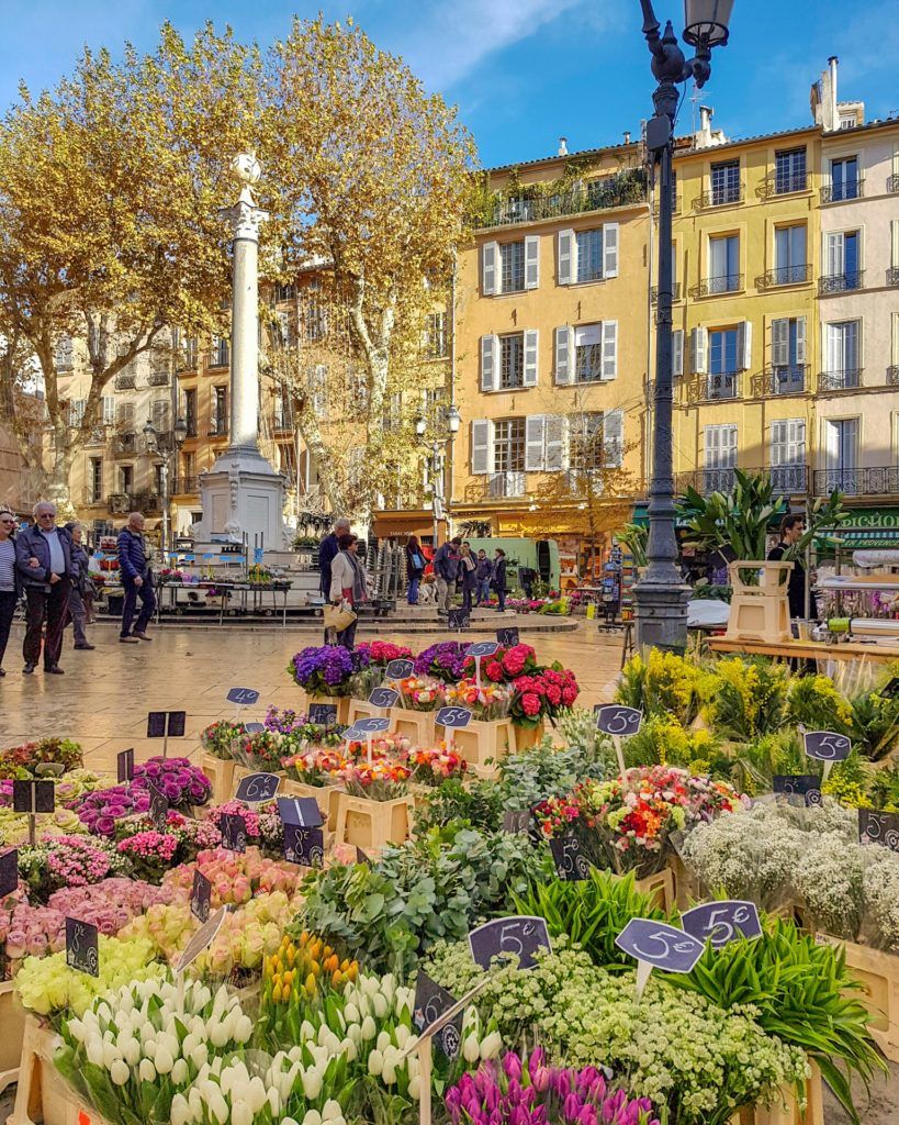 Aix-en-Provence et le Cours Mirabeau — à 10 minutes de la Villa des Lys